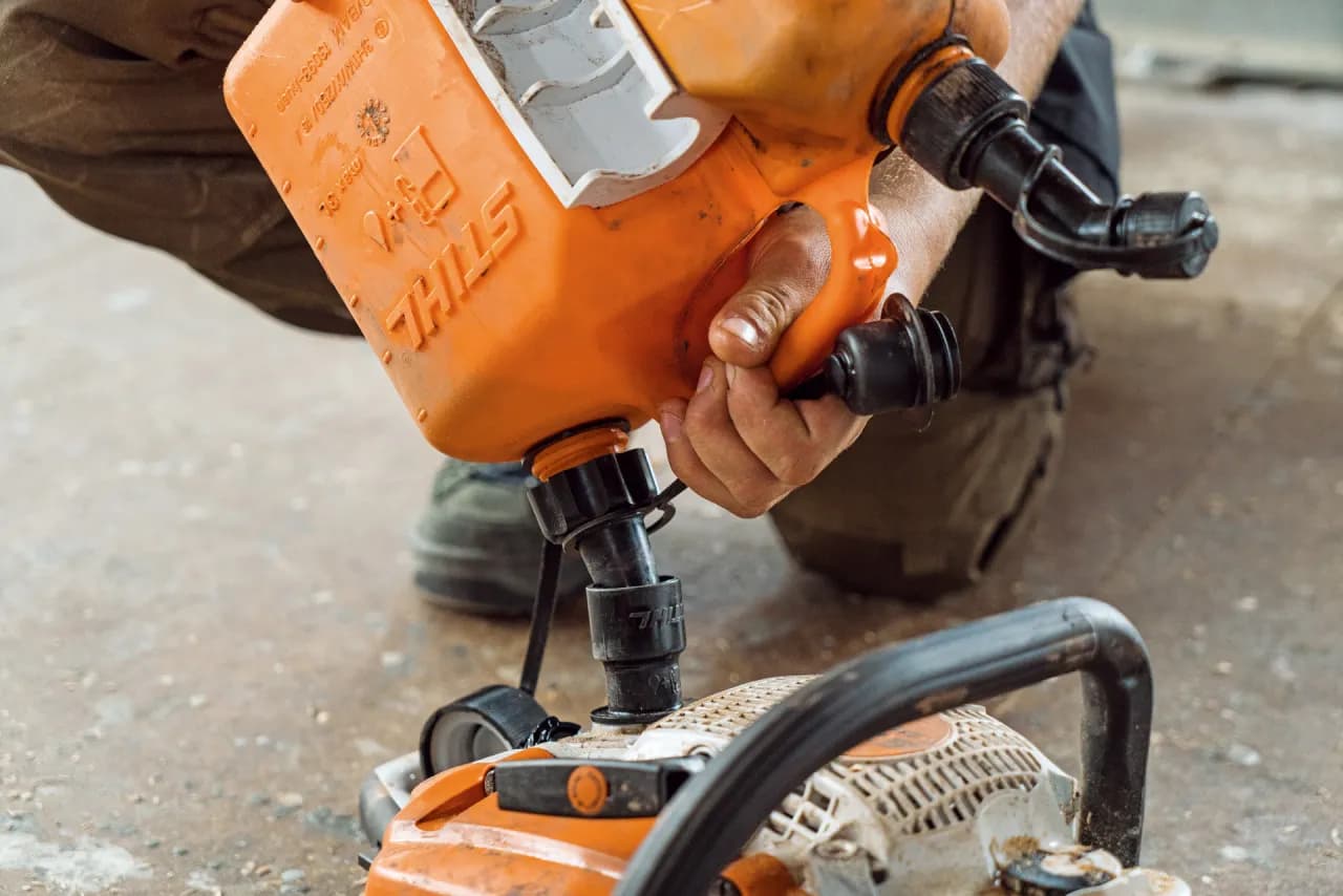 Welcher Kraftstoff für Kettensäge? Vermeiden Sie teure Fehler!